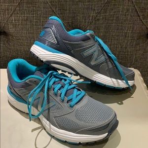 New balance tennis shoes